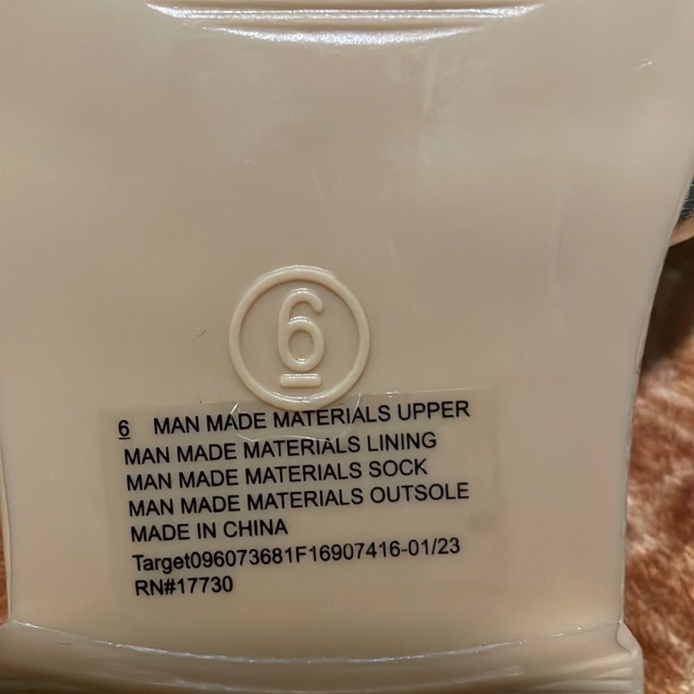 Women's Gold Slide Sandals - Picture 6 of 7